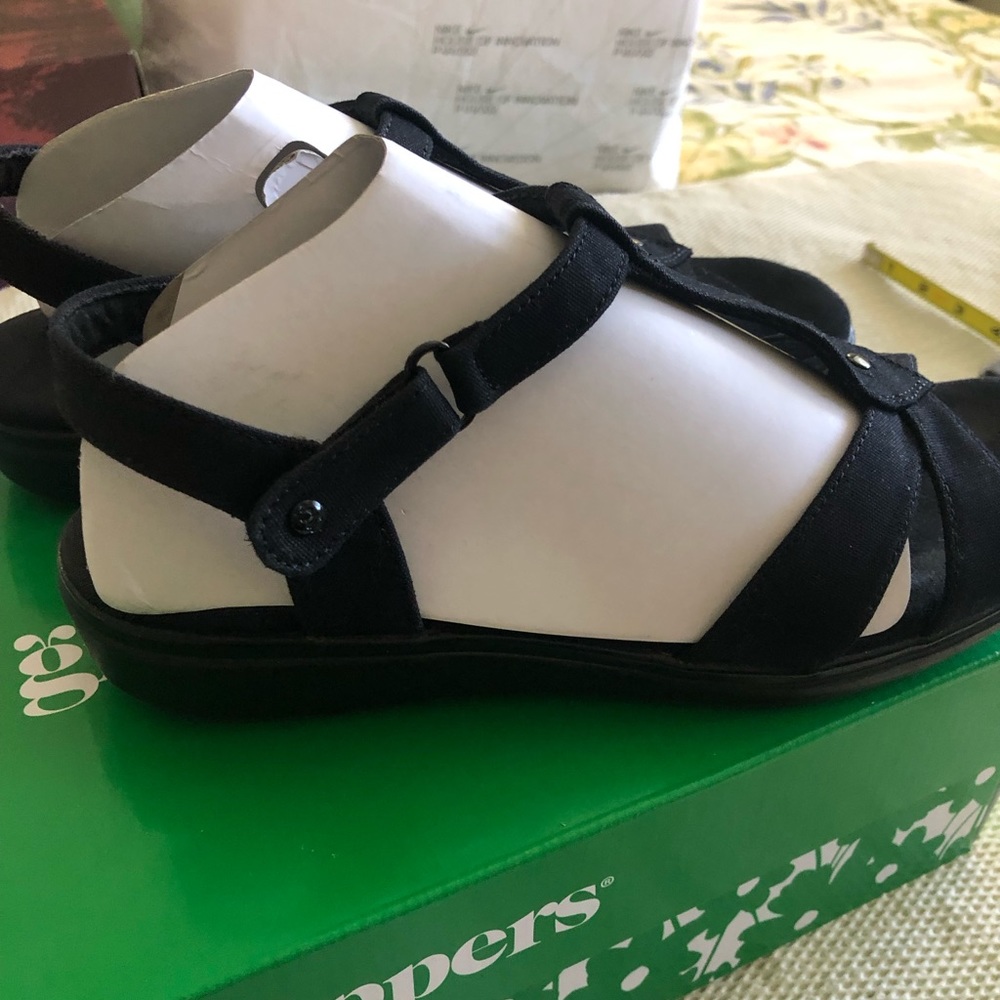 Grasshopper ortholite padded leather sandal 7M.  Like New.